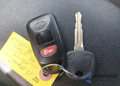 2013 Hyundai Elantra Gls z USA, uszkodzony, nr VIN KMHDH4AE4DU492912